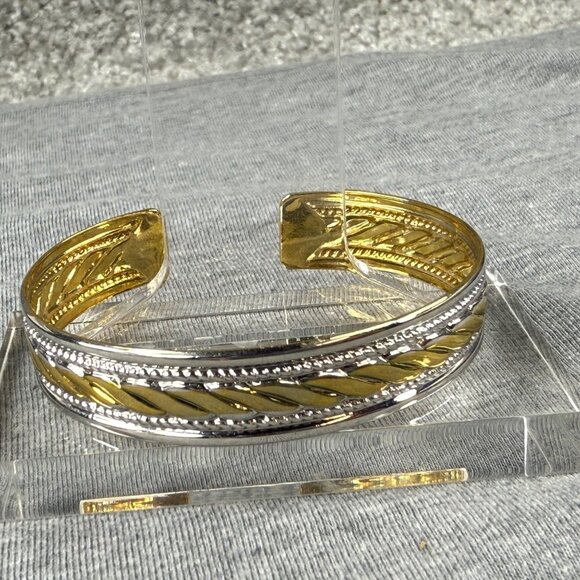 Gold Silver-Tone Cuff Bracelet Hoop Earrings Textured Design Jewelry Set - Picture 5 of 16